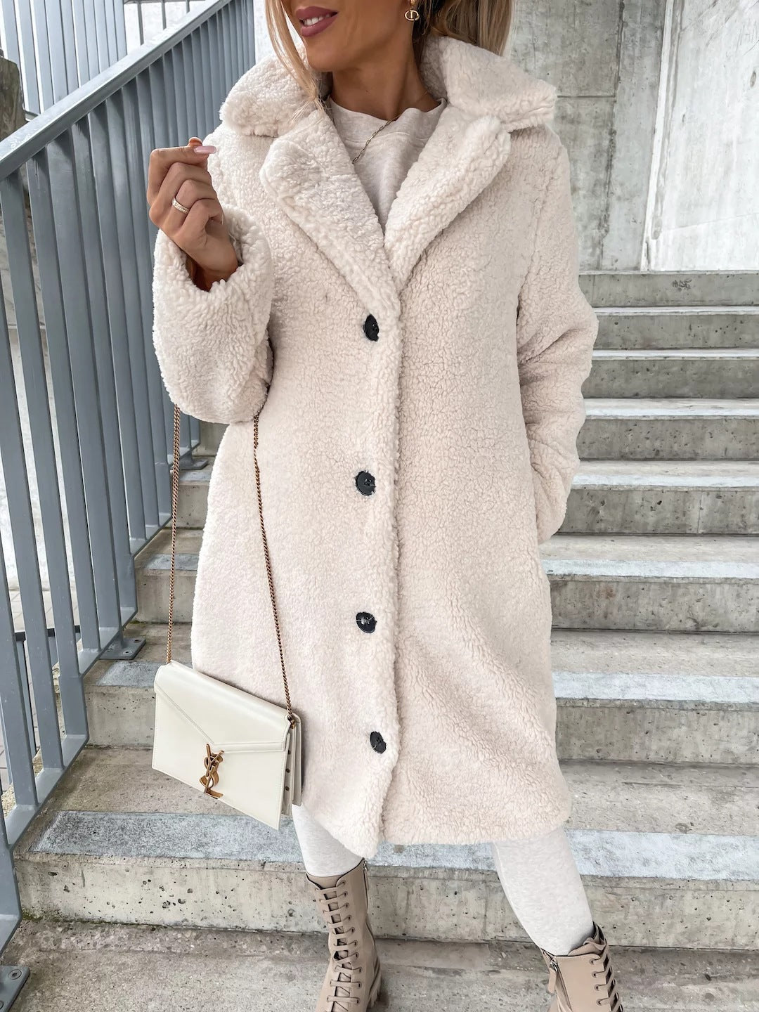 2024 Amazon outono e inverno europeu e americano transfronteiriço roupa de mulher popular felpa de manga larga solapa de mulher de felpa superior abrigo largo